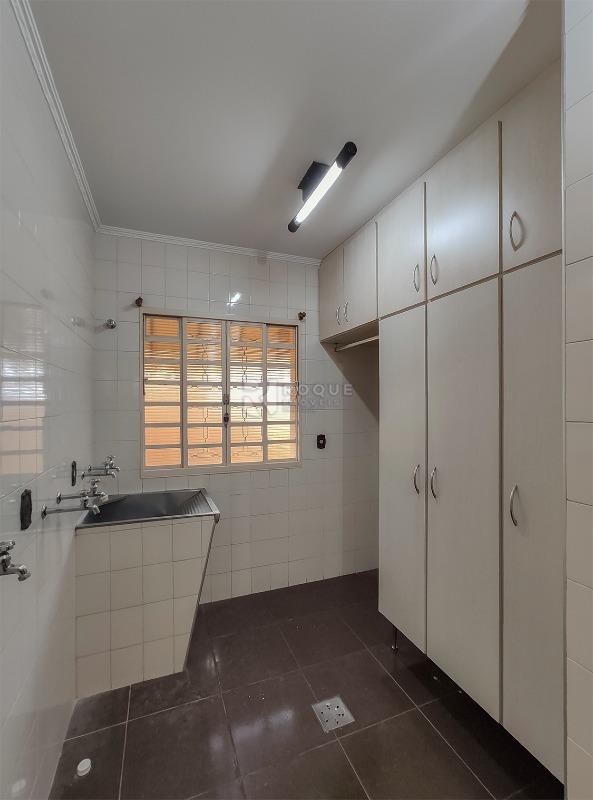 Casa Residencial à venda no bairro Vila Cristovam: Área de serviço 