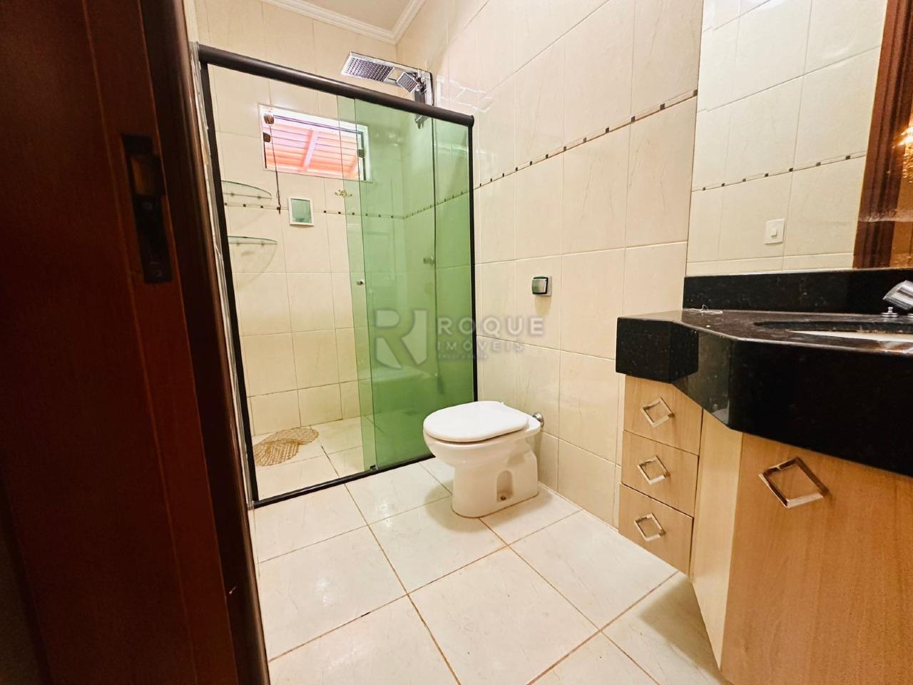 Casa em condomínio à venda no bairro Parque Residencial Roland: WC SUITE 1