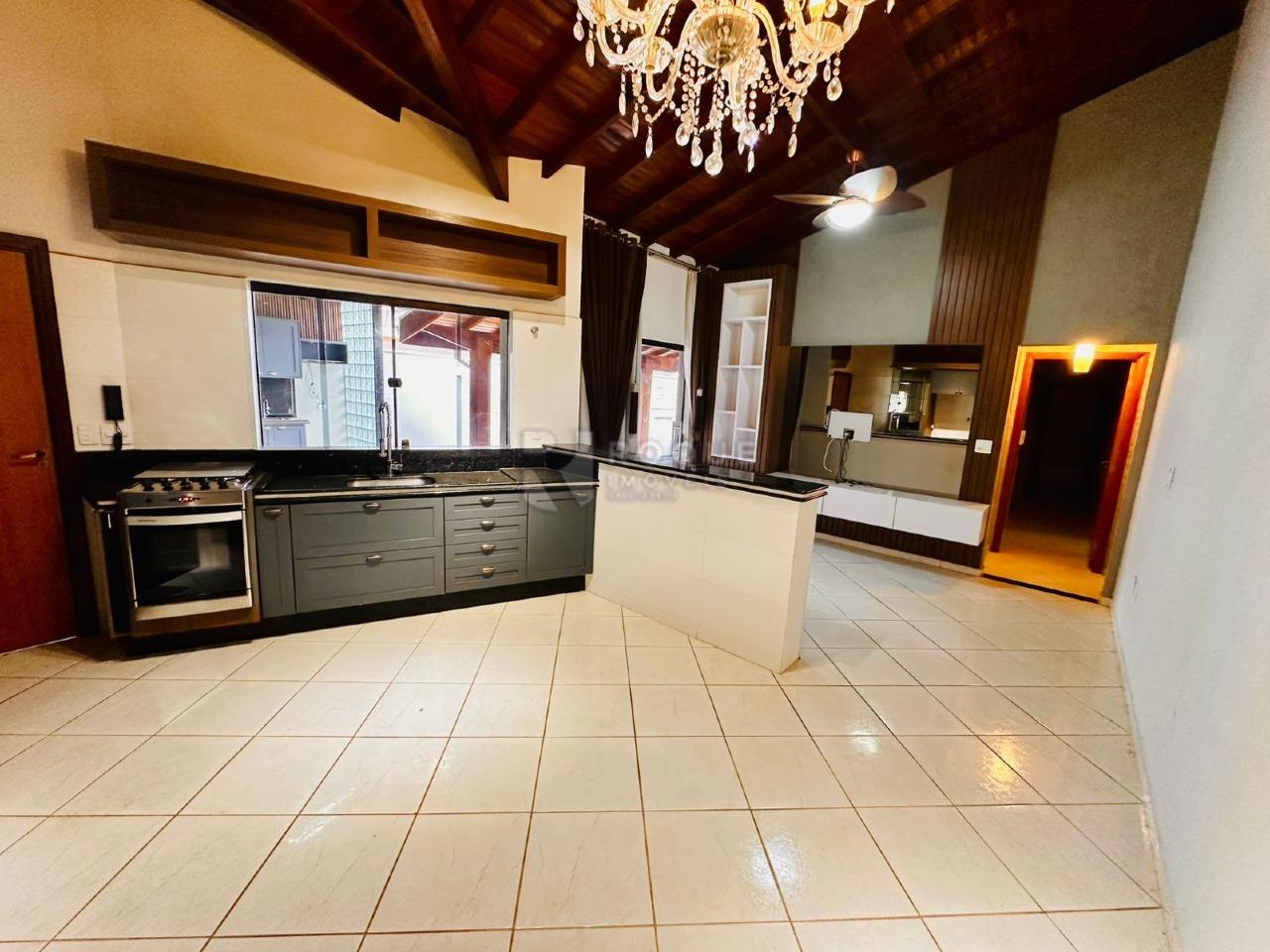 Casa em condomínio à venda no bairro Parque Residencial Roland: COZINHA