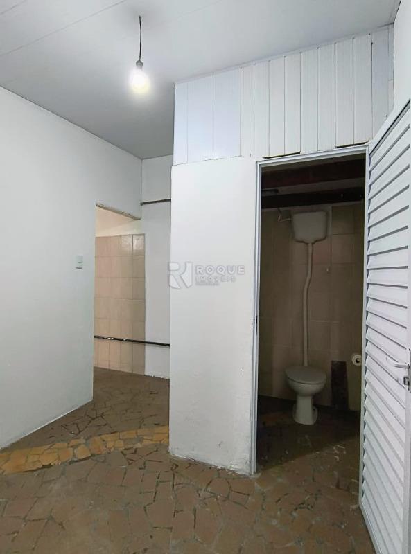 Salão para aluguel no bairro Parque Residencial Abílio Pedro: Wc social