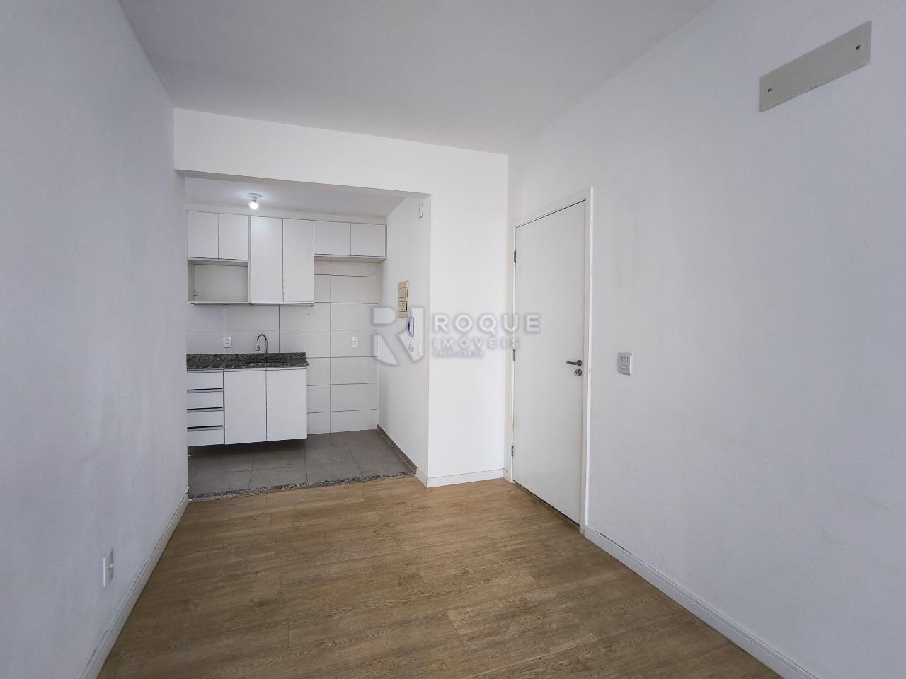 Apartamento à venda no bairro Vale das Esmeraldas: SALA DE ESTAR