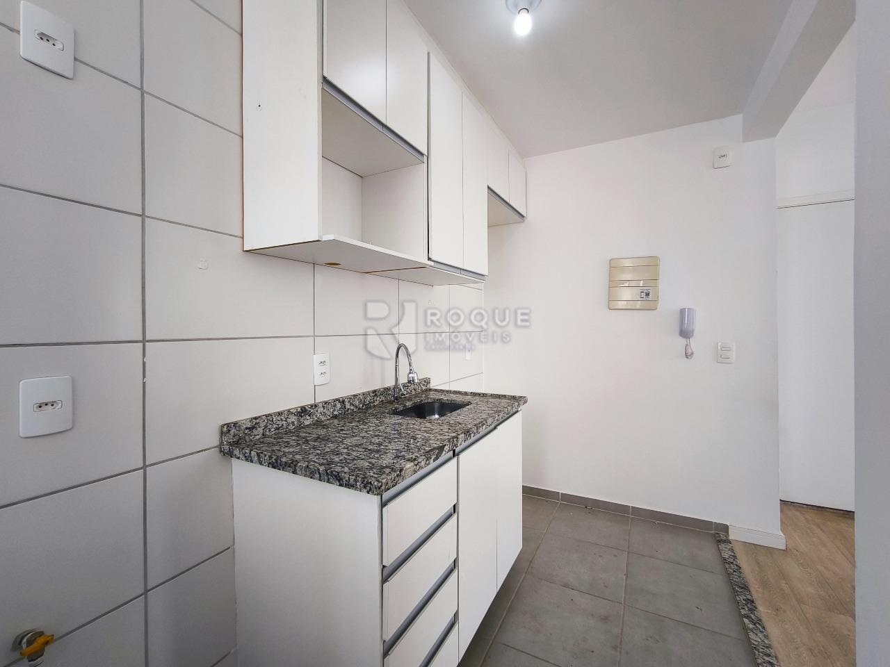 Apartamento à venda no bairro Vale das Esmeraldas: COZINHA
