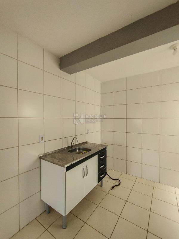 Apartamento à venda no bairro Residencial Rubi: Cozinha 