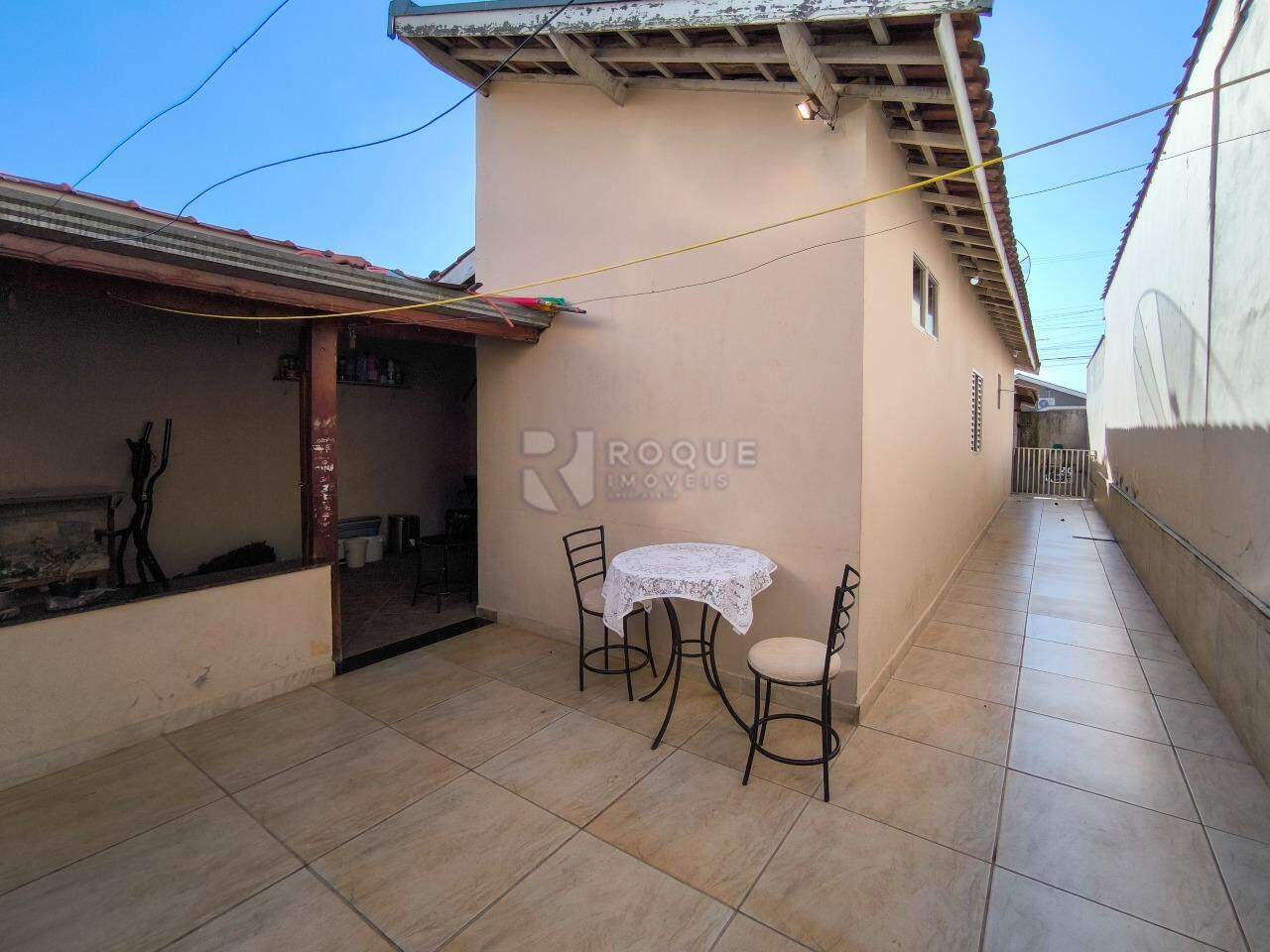 Casa Residencial à venda no bairro Jardim Ipanema: ÁREA EXTERNA