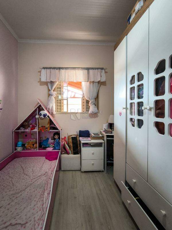Casa Residencial à venda no bairro Jardim Ipanema: DORMITÓRIO 2