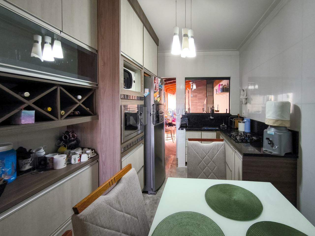 Casa Residencial à venda no bairro Jardim Ipanema: COZINHA