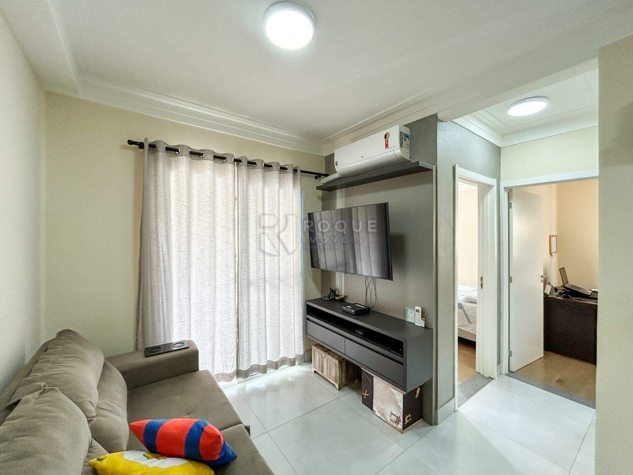 Apartamento para aluguel no bairro Vila Teixeira Marques: Sala 