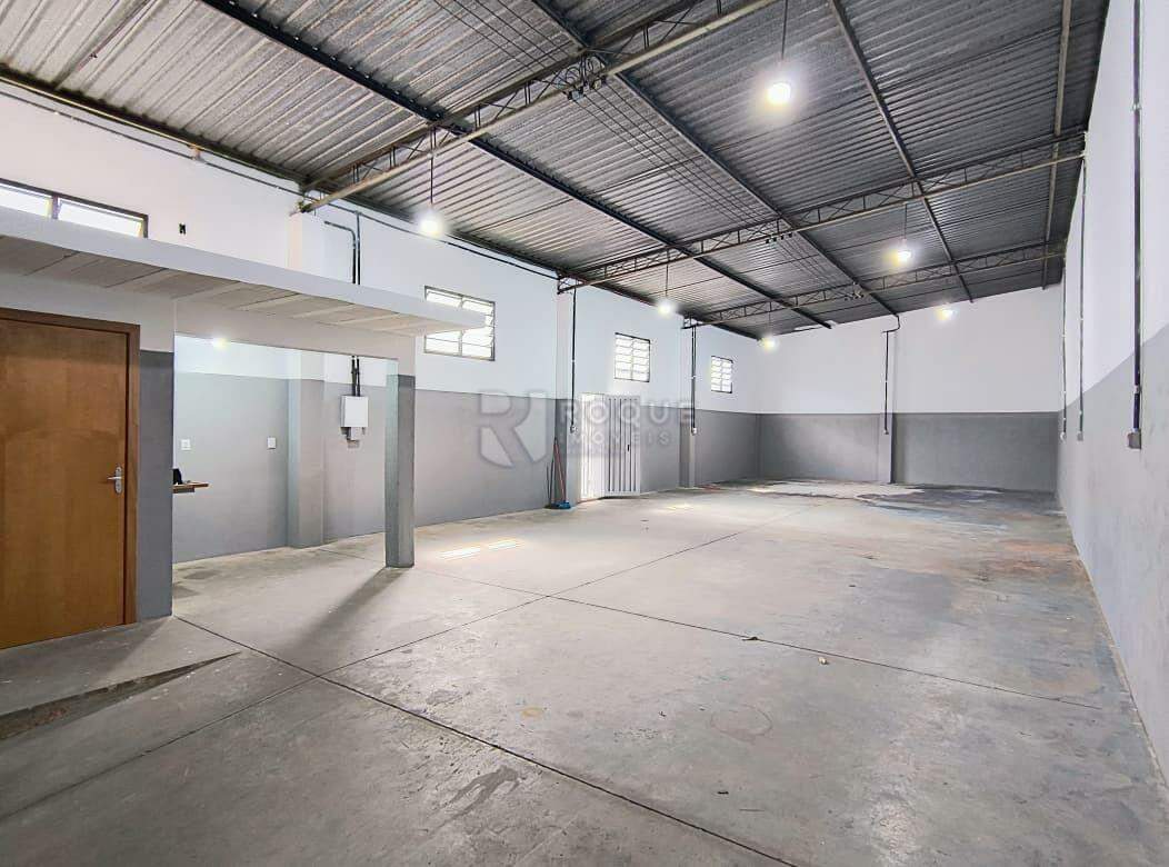 Barracão/Galpão para aluguel no bairro Jardim Anhanguera: Salão