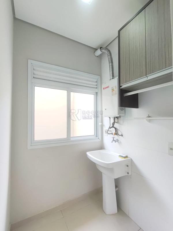Apartamento para aluguel no bairro Desmembramento Oscar Antonio Breda: Lavanderia