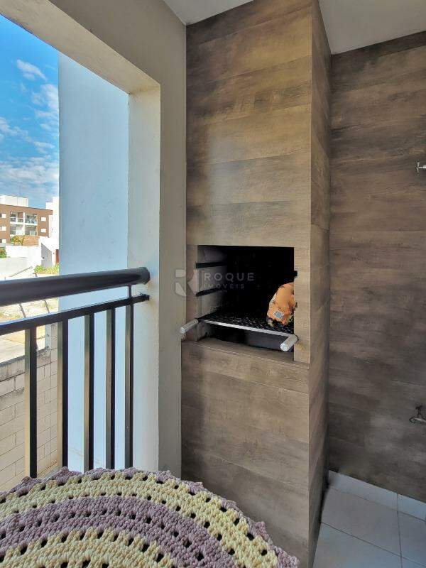 Apartamento à venda no bairro Vila Teixeira Marques: Sacada