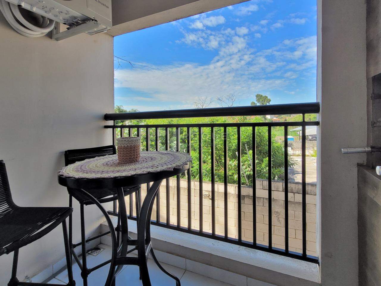 Apartamento à venda no bairro Vila Teixeira Marques: Sacada