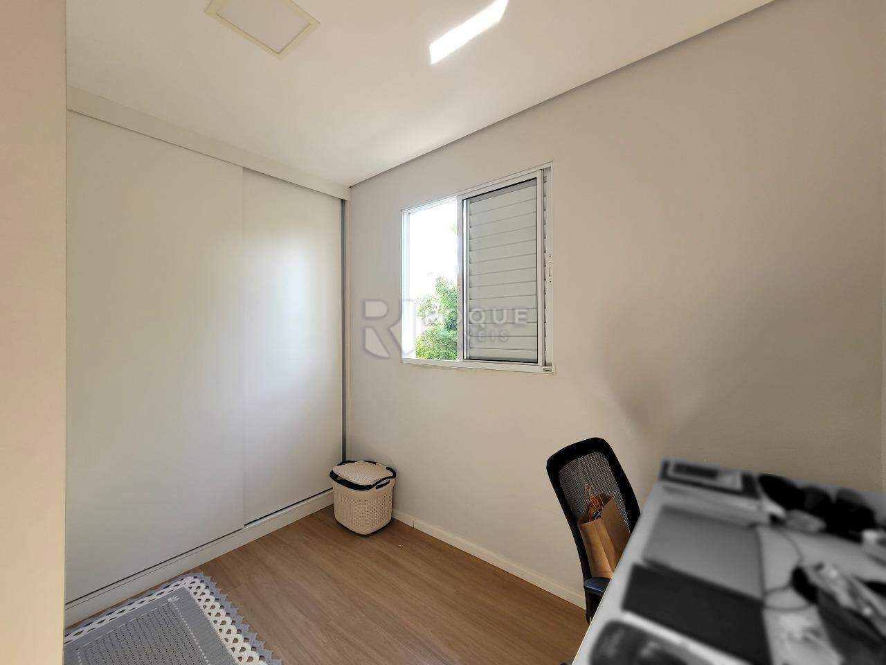 Apartamento à venda no bairro Vila Teixeira Marques: Dormitório 2