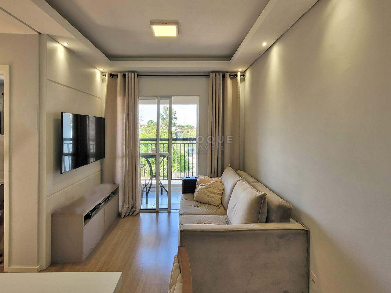 Apartamento à venda no bairro Vila Teixeira Marques: Sala