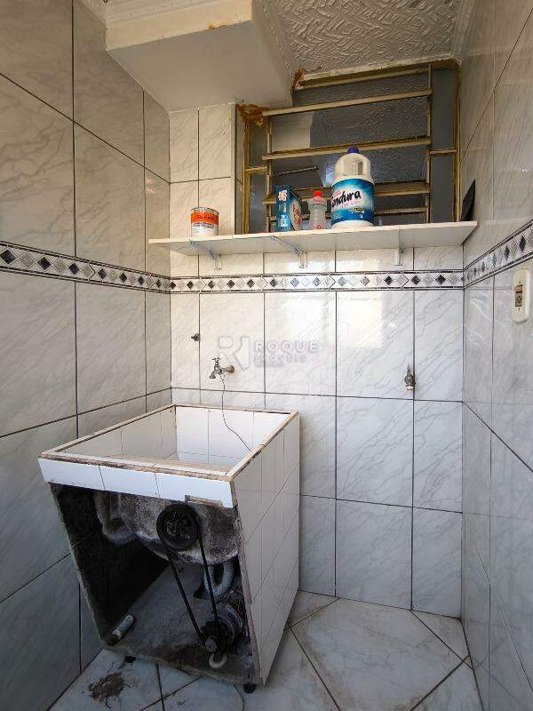Apartamento à venda no bairro Jardim Olga Veroni: LAVANDERIA