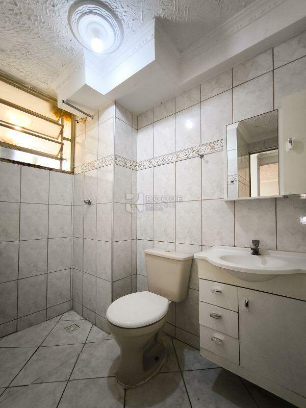 Apartamento à venda no bairro Jardim Olga Veroni: BANHEIRO SOCIAL