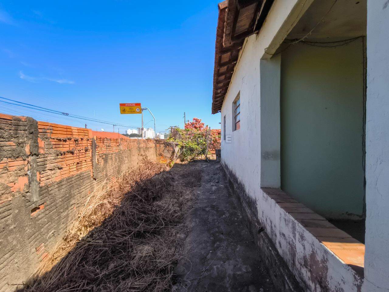 Casa Residencial à venda no bairro Jardim Nova Suiça: LATERAL EXTERNA