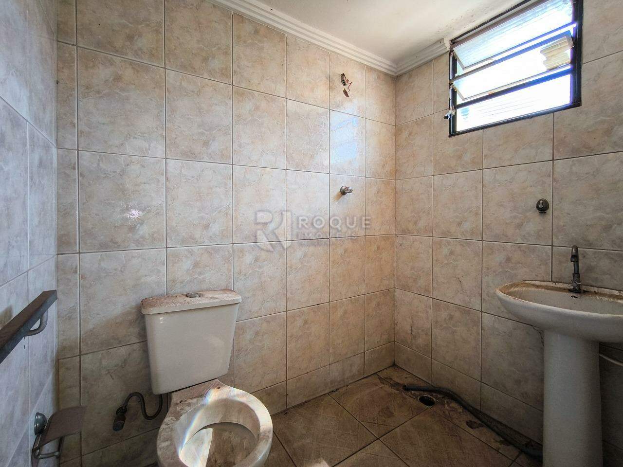 Casa Residencial à venda no bairro Jardim Nova Suiça: WC SUÍTE