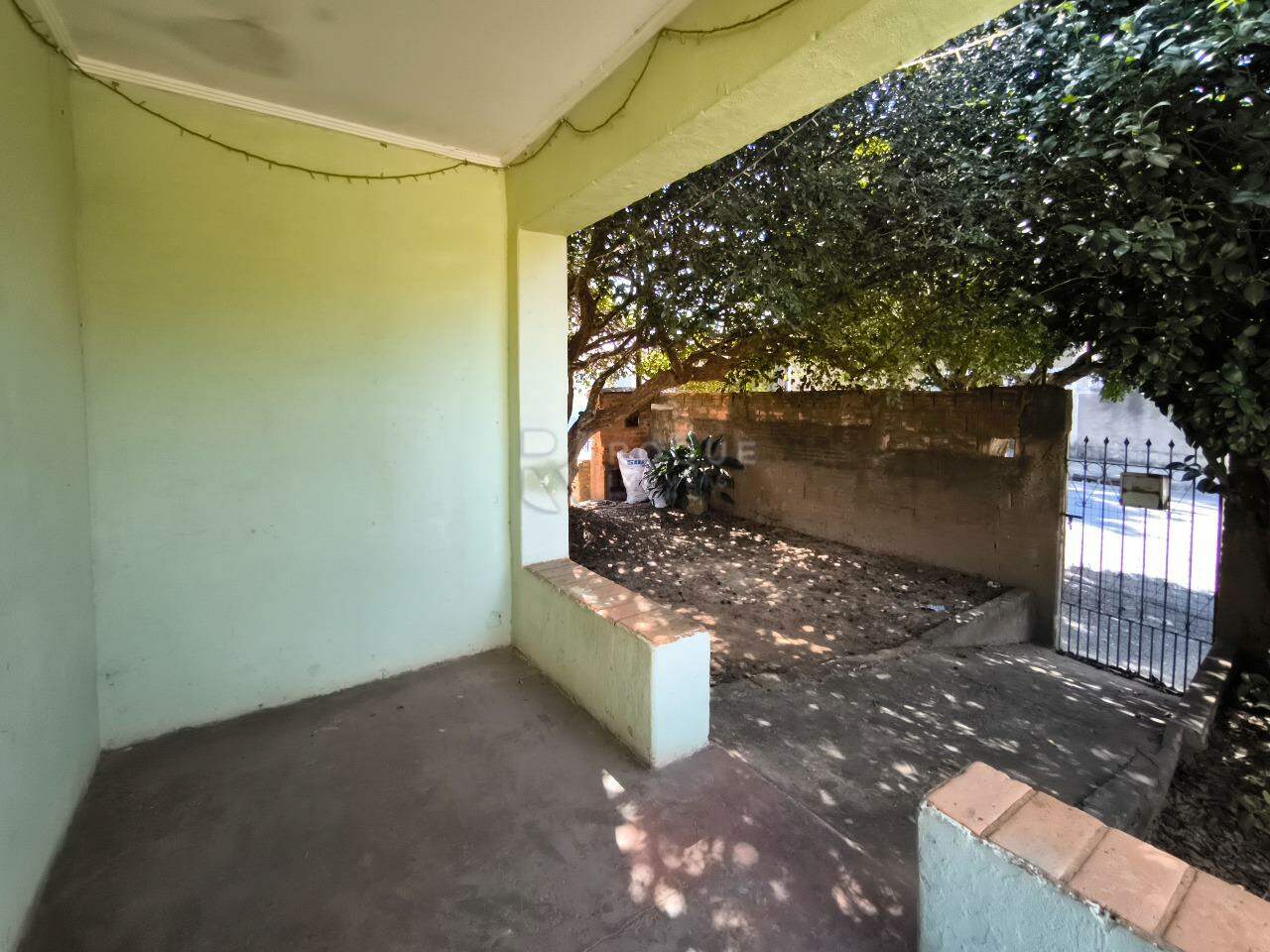 Casa Residencial à venda no bairro Jardim Nova Suiça: VARANDA