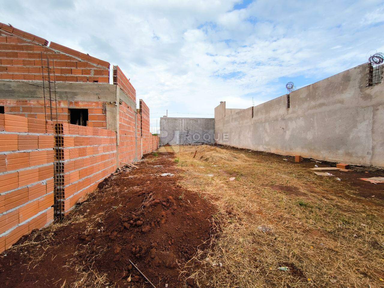 Terreno à venda no bairro Residencial Colinas do Engenho II: 