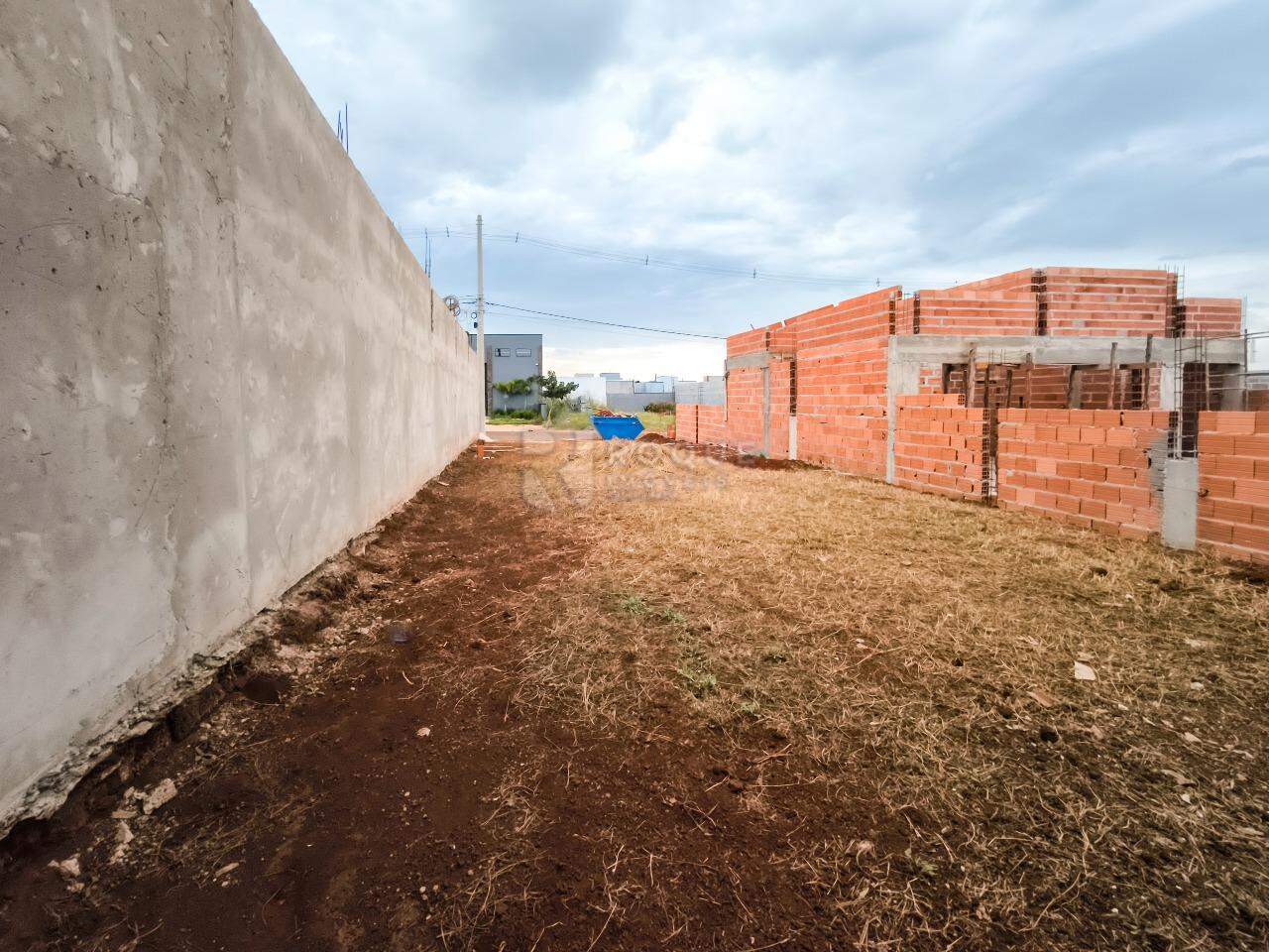 Terreno à venda no bairro Residencial Colinas do Engenho II: 