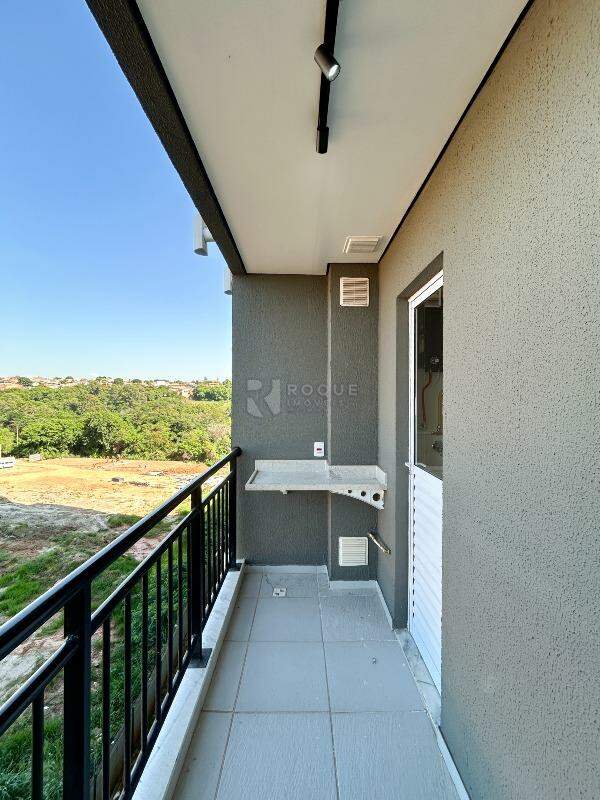 Apartamento para aluguel no bairro Jardim Esteves: Sacada