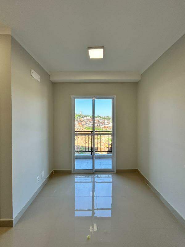 Apartamento para aluguel no bairro Jardim Esteves: Sala