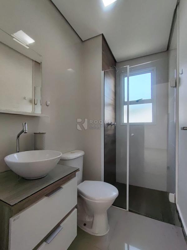 Apartamento para aluguel no bairro Vila Queiroz: WC