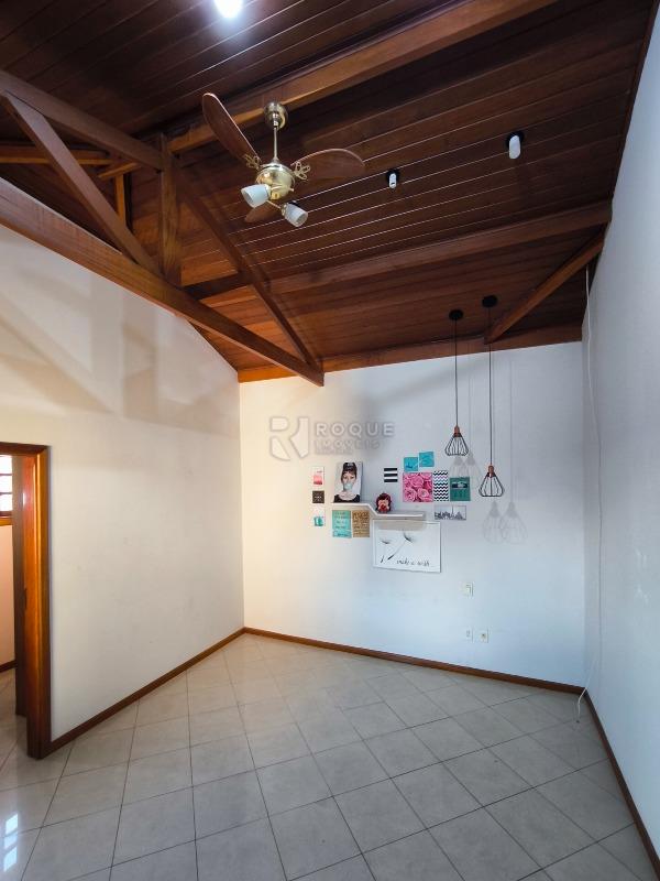 Casa em condomínio à venda no bairro Jardim Terras de Santa Elisa: SUÍTE 1