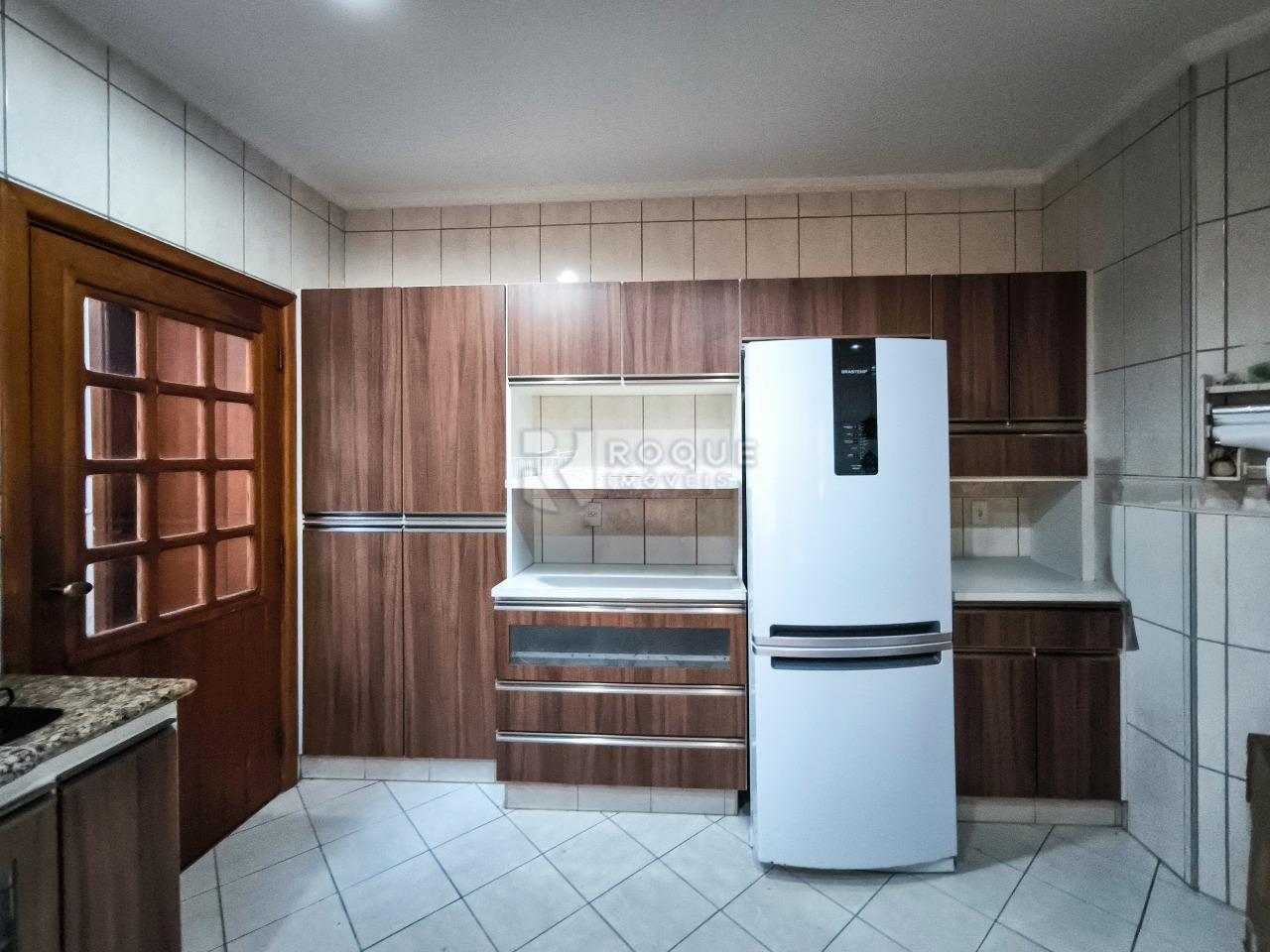 Casa em condomínio à venda no bairro Jardim Terras de Santa Elisa: COZINHA