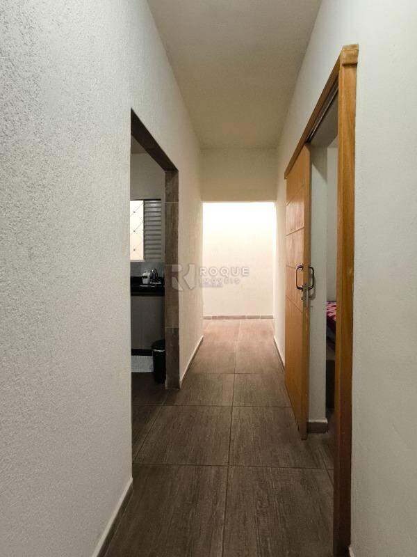 Casa Residencial à venda no bairro Jardim São Lourenço: CORREDOR INTERNO