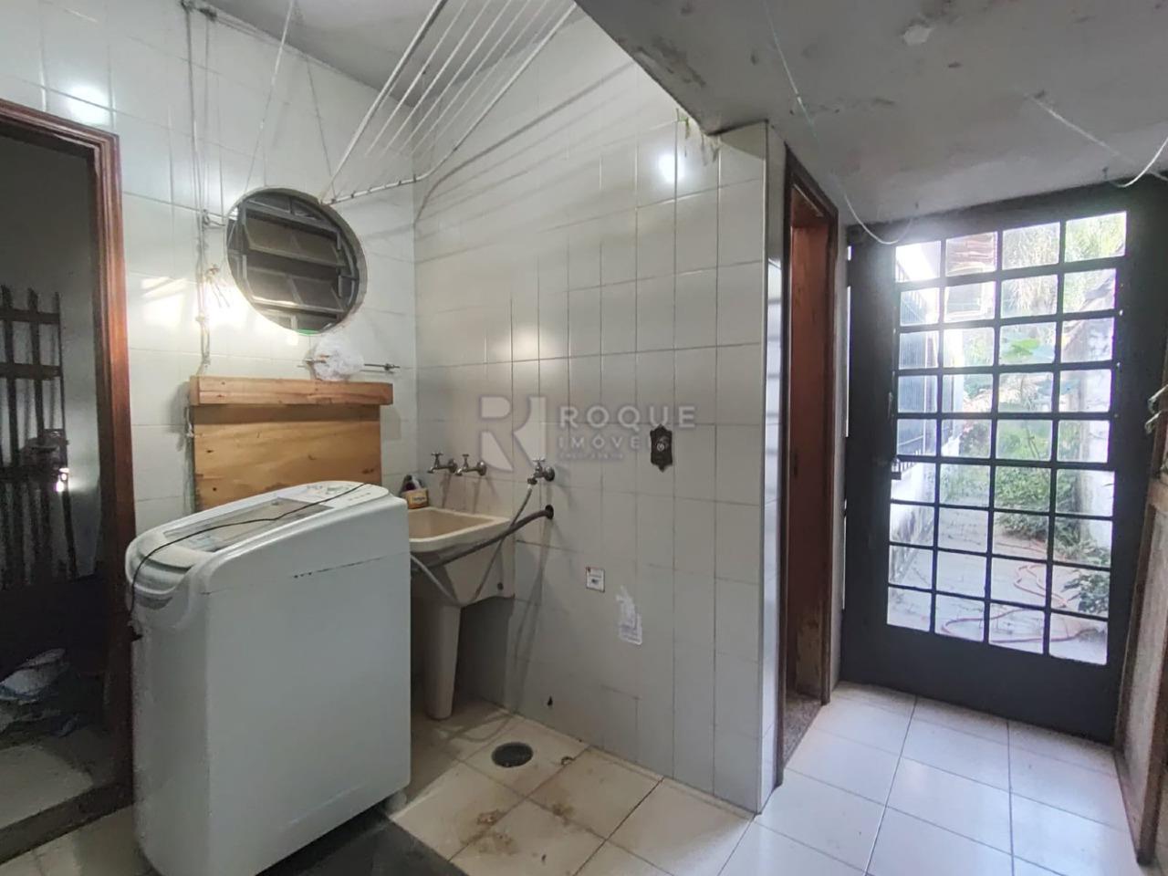 Casa Comercial para aluguel no bairro Vila Primavera: Lavanderia