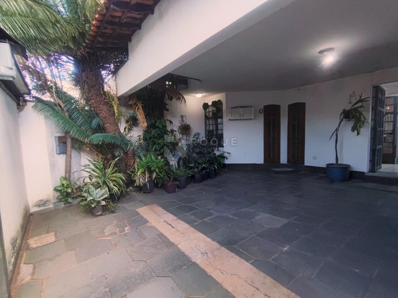 Casa Comercial para aluguel no bairro Vila Primavera: Garagem