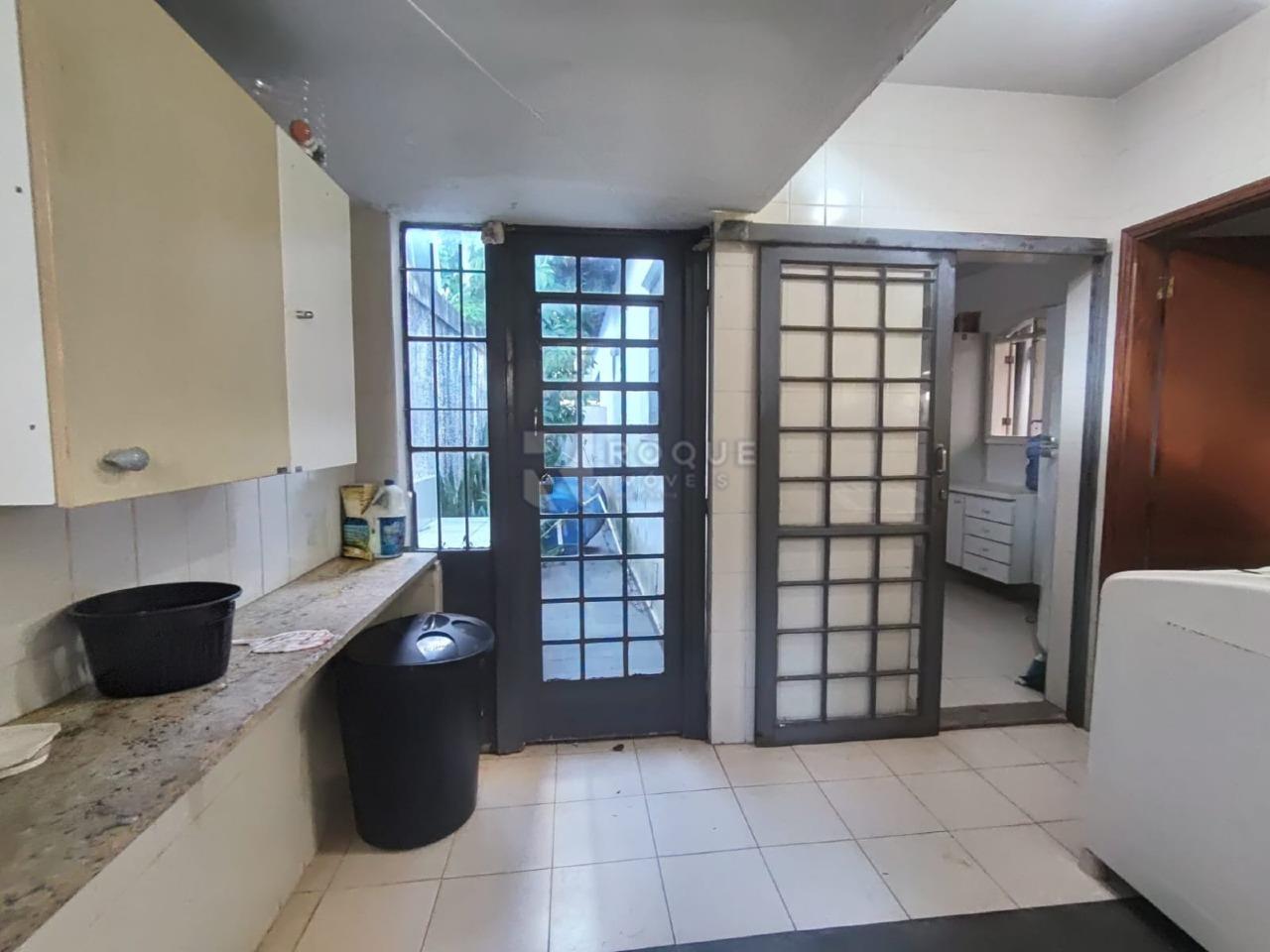 Casa Comercial para aluguel no bairro Vila Primavera: Lavanderia