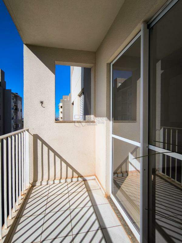 Apartamento à venda no bairro Jardim Esmeralda: SACADA