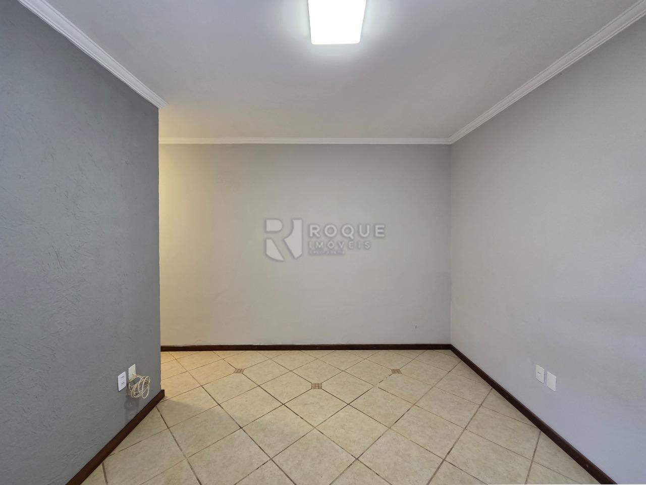 Casa em condomínio para aluguel no bairro Parque Egisto Ragazzo: Sala 