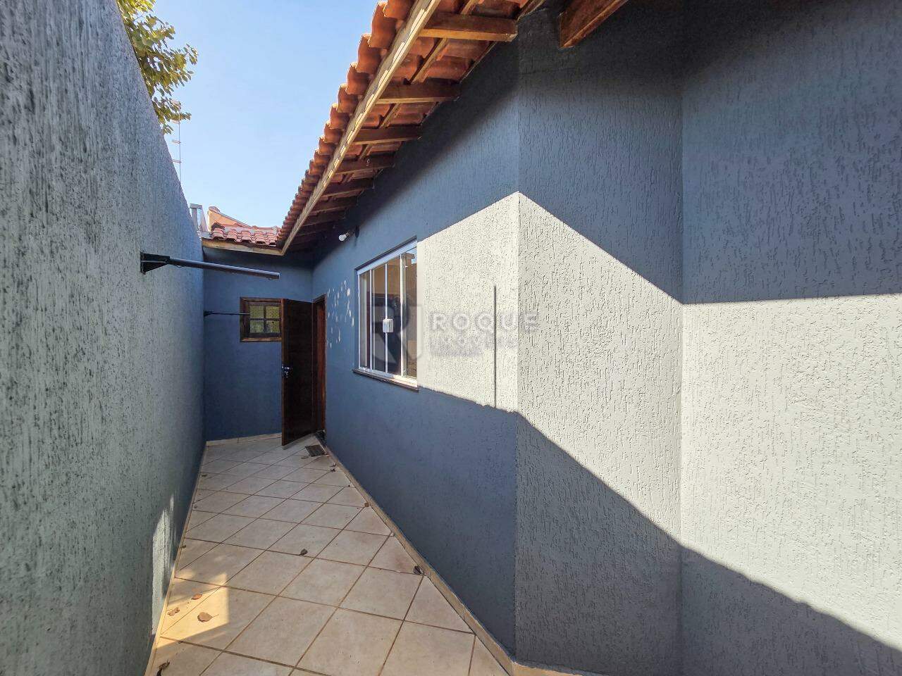Casa em condomínio para aluguel no bairro Parque Egisto Ragazzo: Corredor fundo 