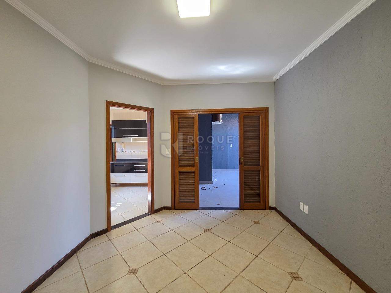 Casa em condomínio para aluguel no bairro Parque Egisto Ragazzo: Sala 