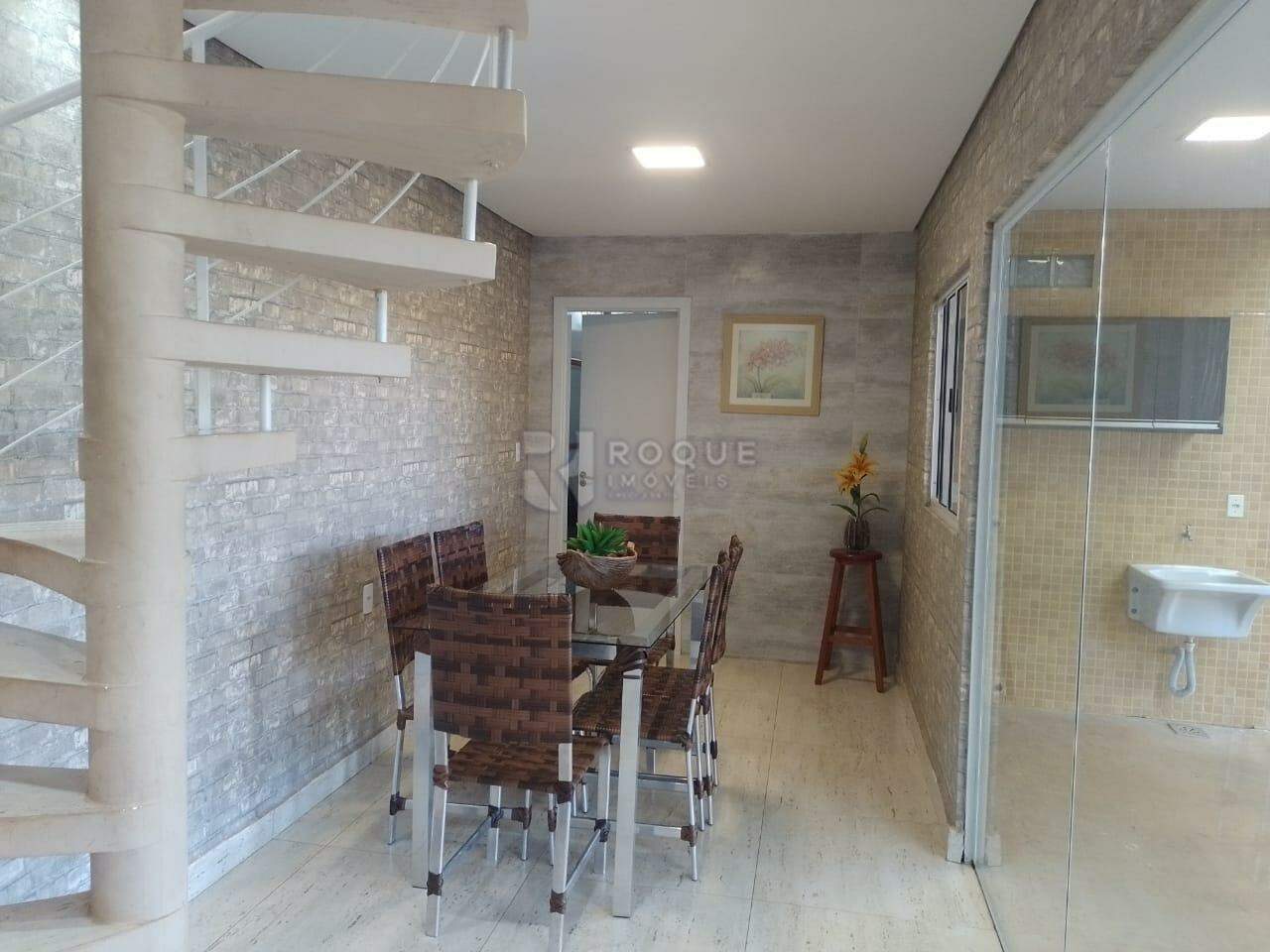Chácara à venda no bairro Graminha: Sala de jantar