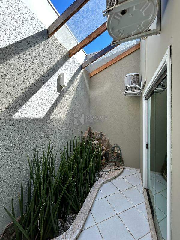 Casa em condomínio para aluguel no bairro Jardim Terras de Santa Elisa: Jardim de inverno 