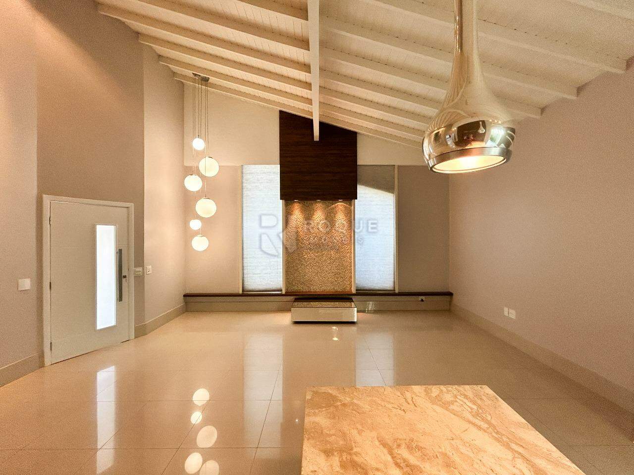 Casa em condomínio para aluguel no bairro Jardim Terras de Santa Elisa: Sala 
