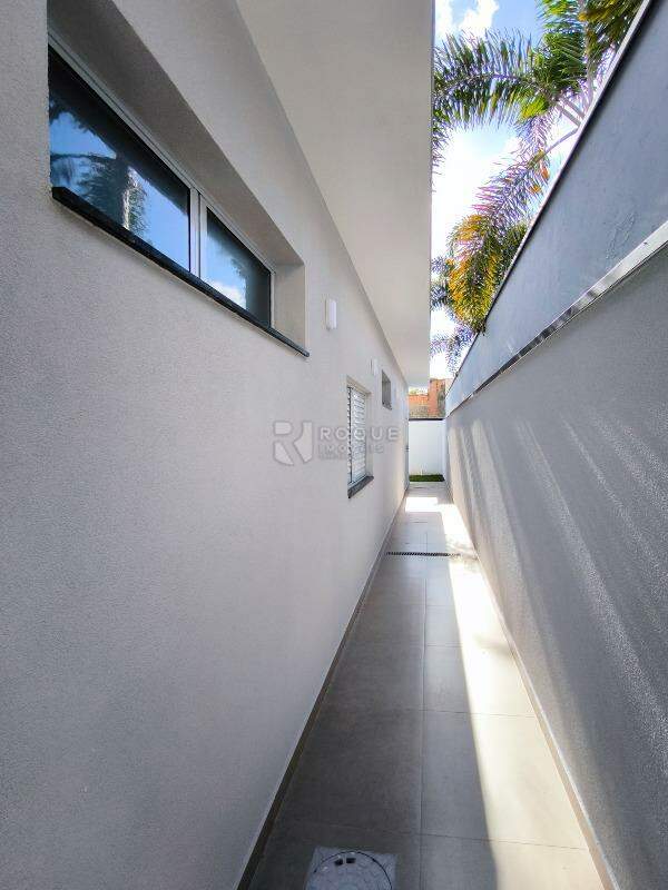 Casa em condomínio à venda no bairro Jardim Porto Real V: LATERAL EXTERNA