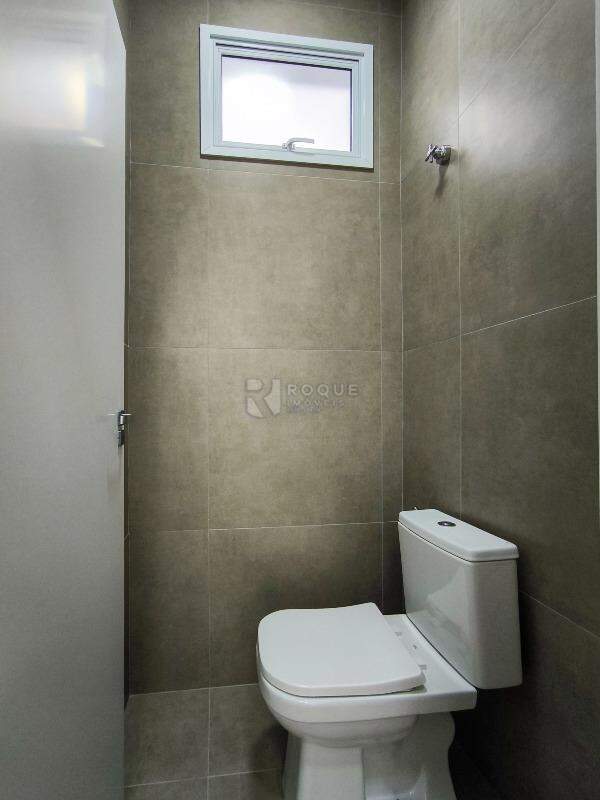Casa em condomínio à venda no bairro Jardim Porto Real V: LAVABO