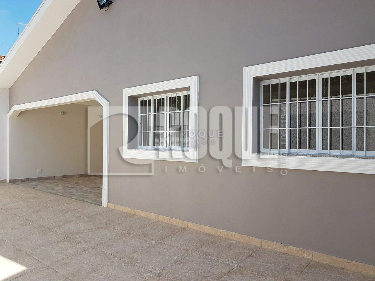 Casa Residencial para aluguel no bairro Jardim São Roque: Fachada interna