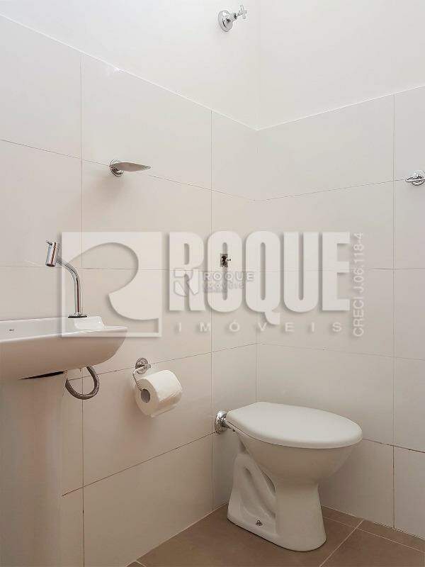 Casa Residencial para aluguel no bairro Jardim São Roque: WC externo