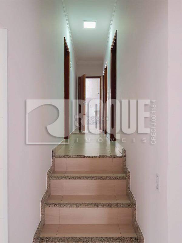 Casa Residencial para aluguel no bairro Jardim São Roque: Hall dormitórios