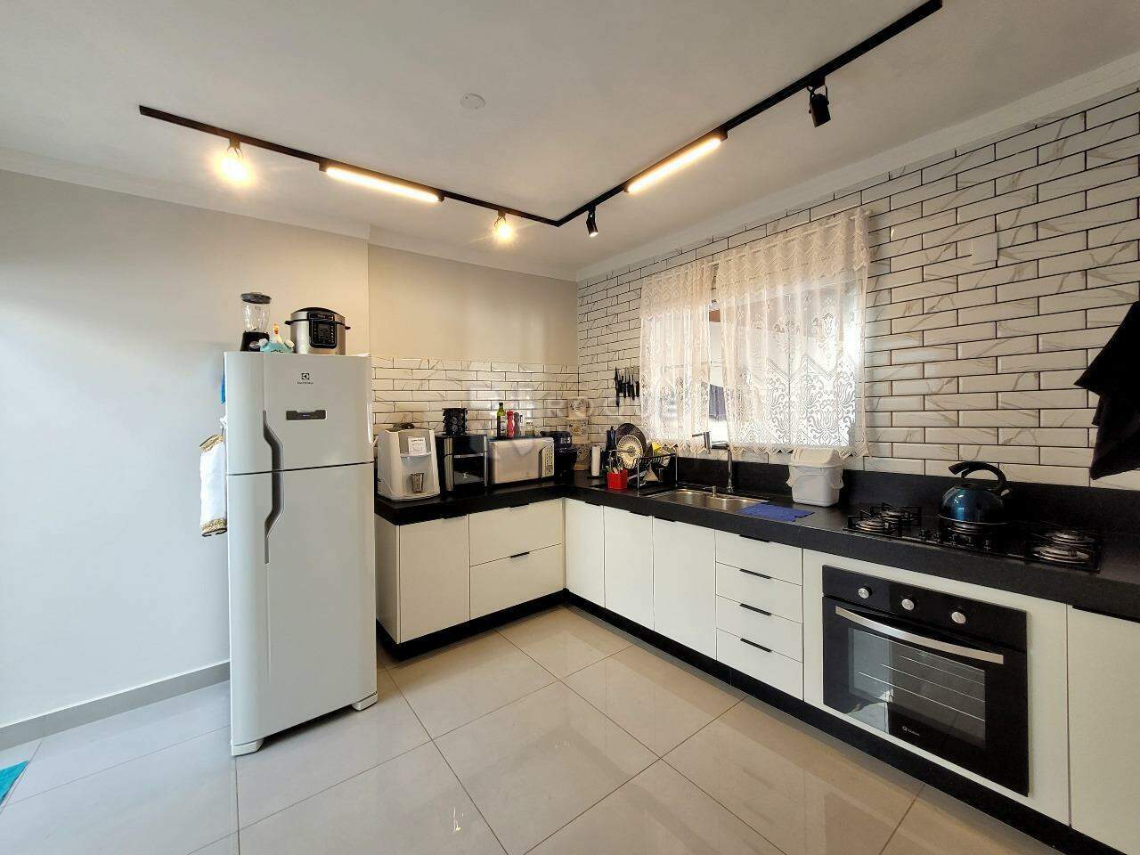 Casa Residencial à venda no bairro Jardim São Francisco: Cozinha