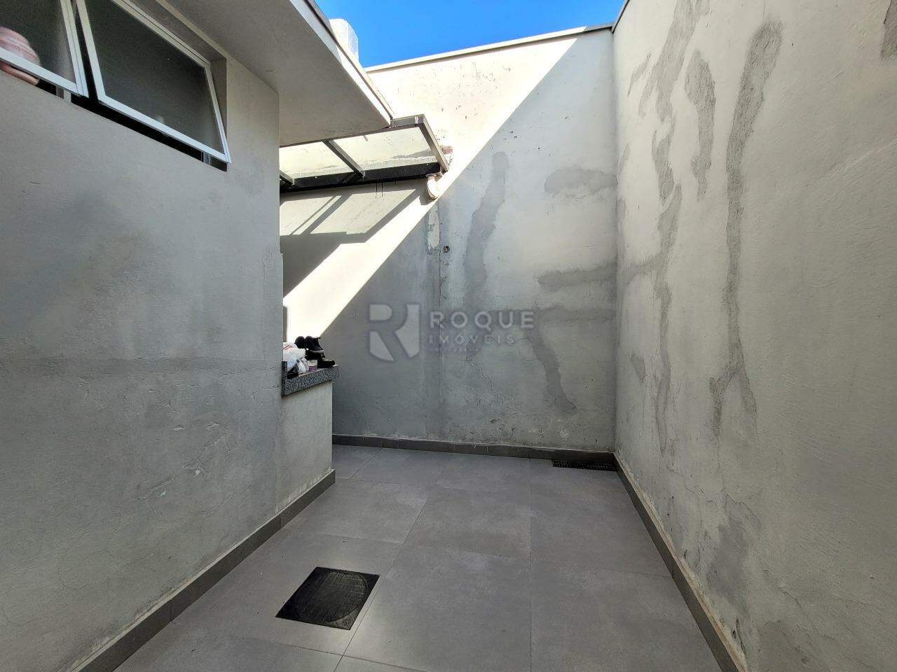 Casa Residencial à venda no bairro Jardim São Francisco: Fundos