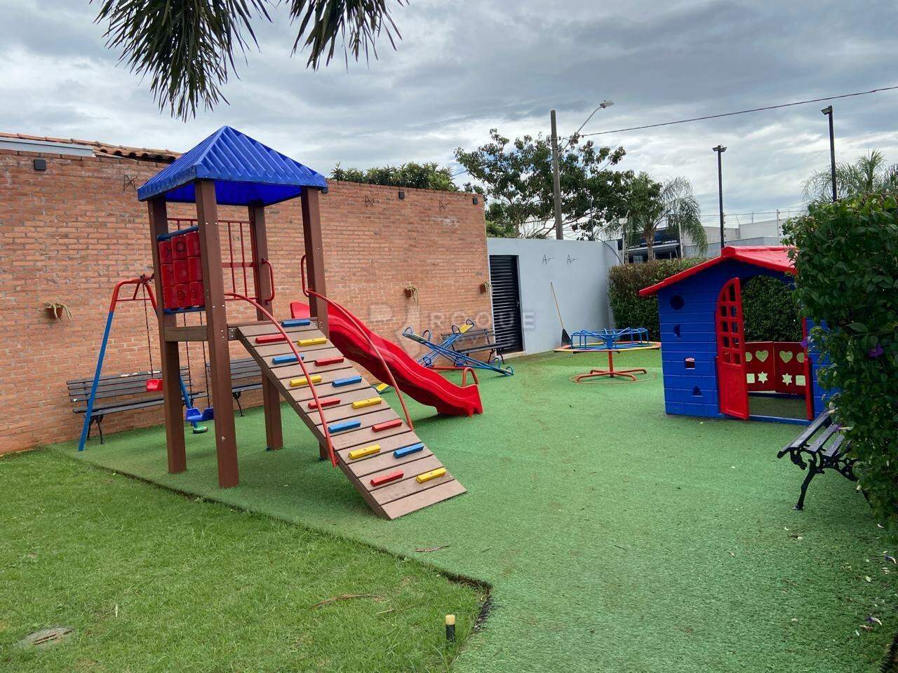 Casa em condomínio à venda no bairro Residencial Itamaracá: 