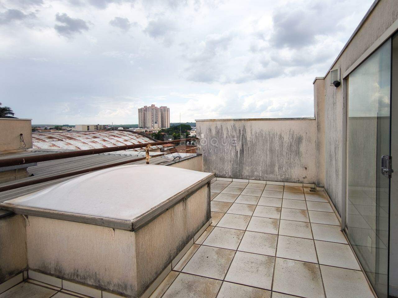 Casa Comercial à venda no bairro Centro: TERRAÇO