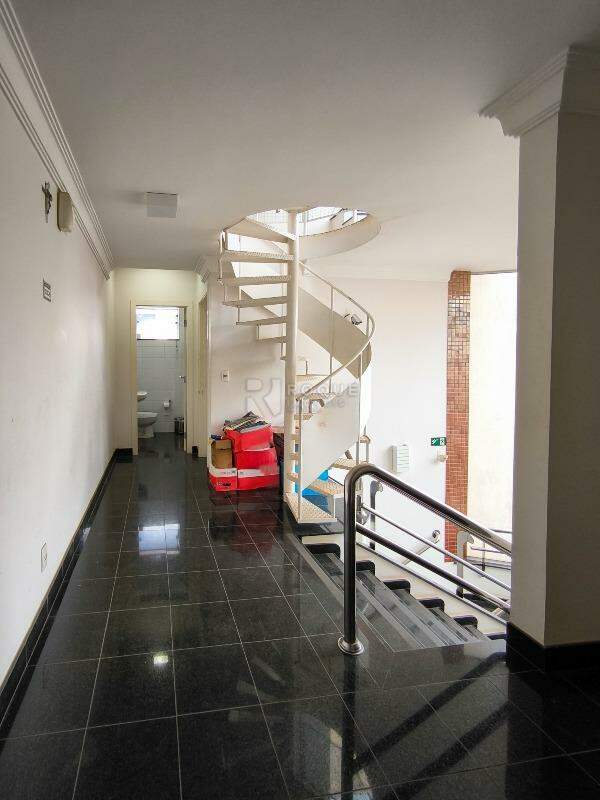 Casa Comercial à venda no bairro Centro: PISO SUPERIOR